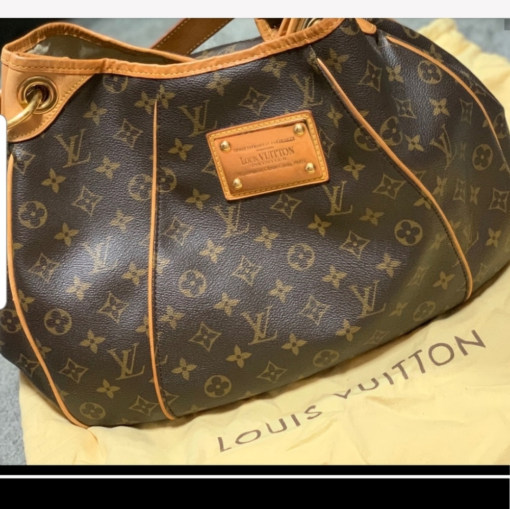 Authentic LV Galleria pm